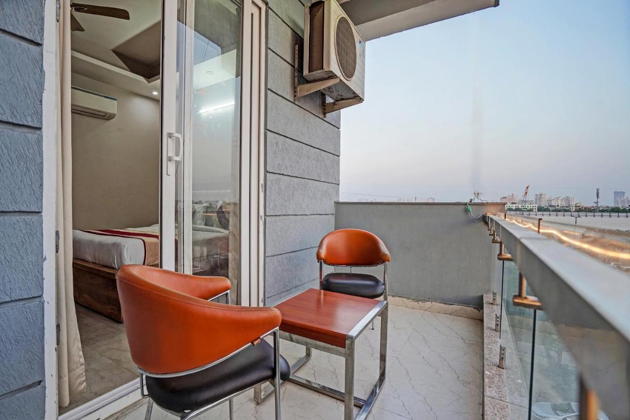 The Palm Suites - Medicity Gurgaon Eksteriør billede